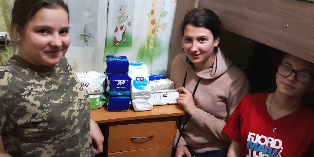 Orphan girls in the Kharkiv Region receiving humanitarian aid from Sunflower Scotland 11 Dec 2023