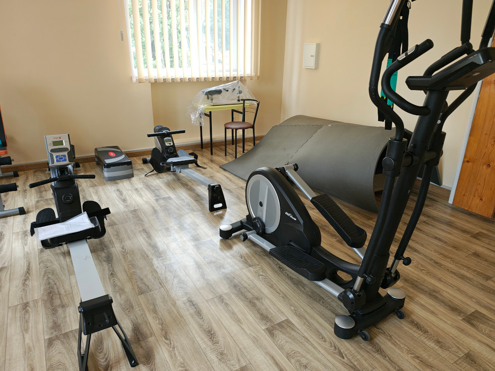 Sunflower's gym machines in physiotherapy room