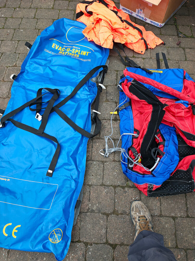 Flexible stretchers and evacuation splints