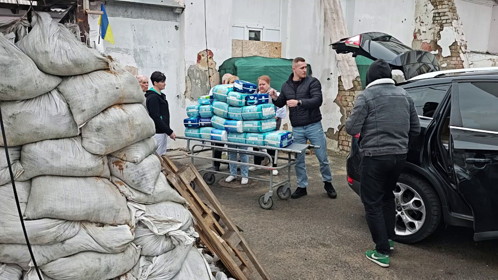 Sunflower donates adult nappies to the Tropinyh hospital, Kherson