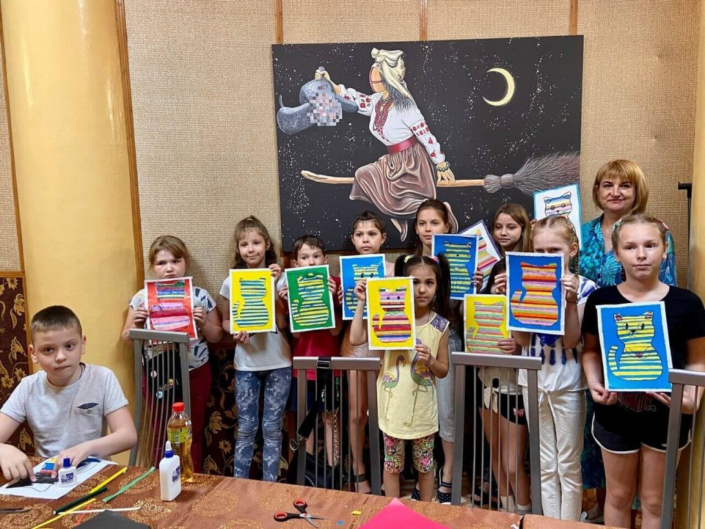 Kryla conducts master class for children in an underground shelter in Kherson