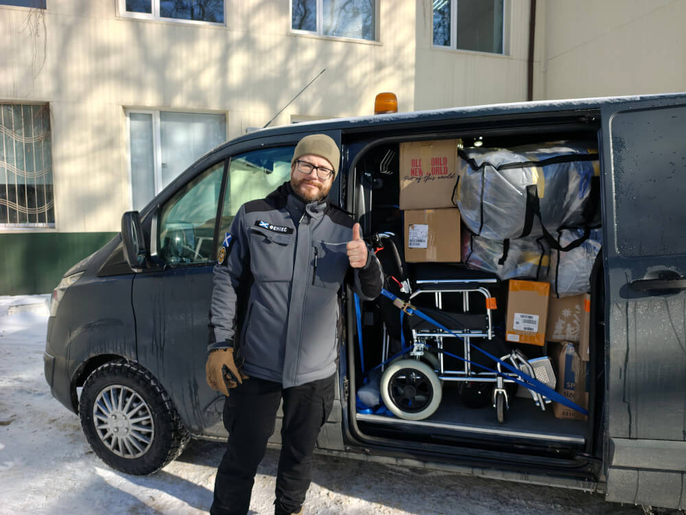 Sunflower Scotland unloading at 13th hospital in Kharkiv