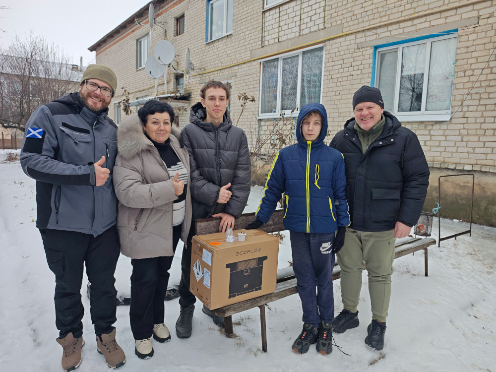 Sunflower donates Ecoflow battery to foster family with five orphans in Kharkiv region