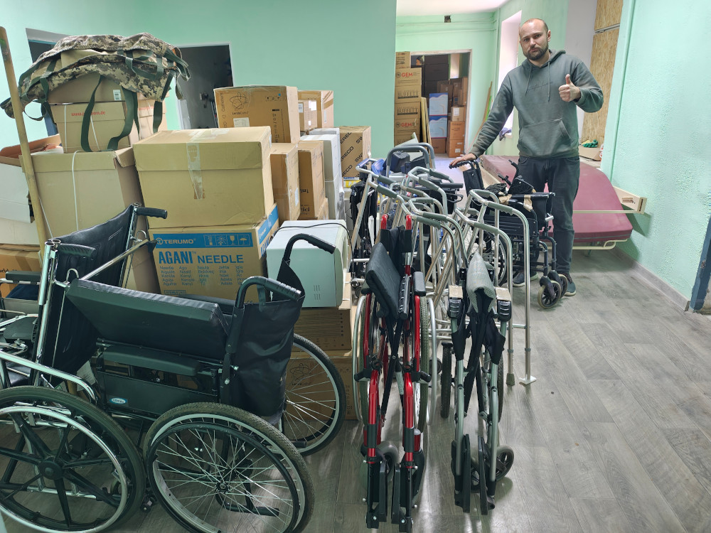 Sunflower Scotland donates wheelchairs and walking aids for pensioners with mobility issues in Kherson