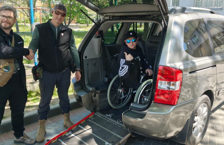 Sunflower donates wheelchair car to Social Taxi service in Kherson for transporting older pensioners to hospital