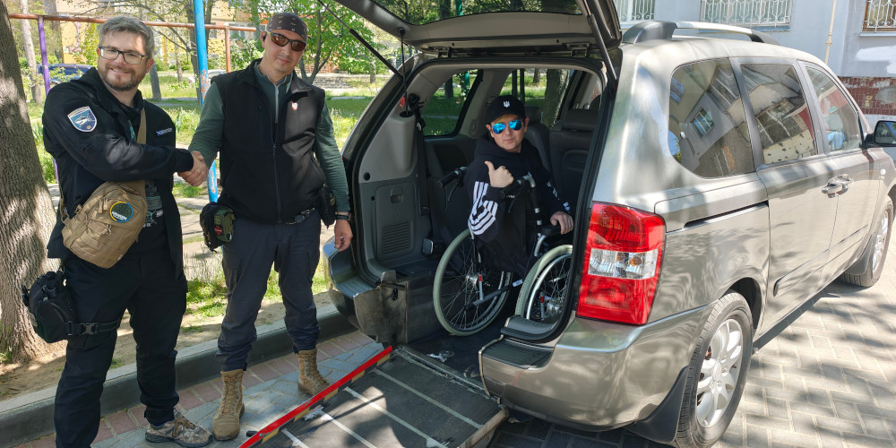 Sunflower donates wheelchair car to Social Taxi service in Kherson for transporting older pensioners to hospital