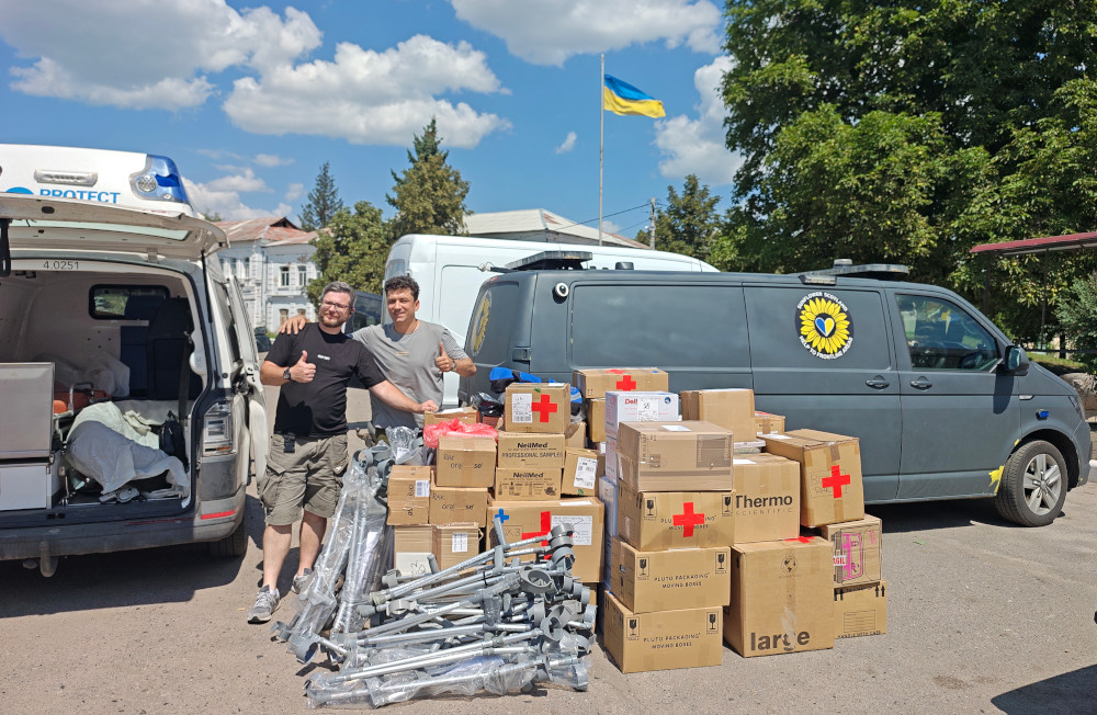 Sunflower Scotland donates medical supplies for Kramatorsk hospital, meeting medics of TA East (TRO Shid) in Barvinkove