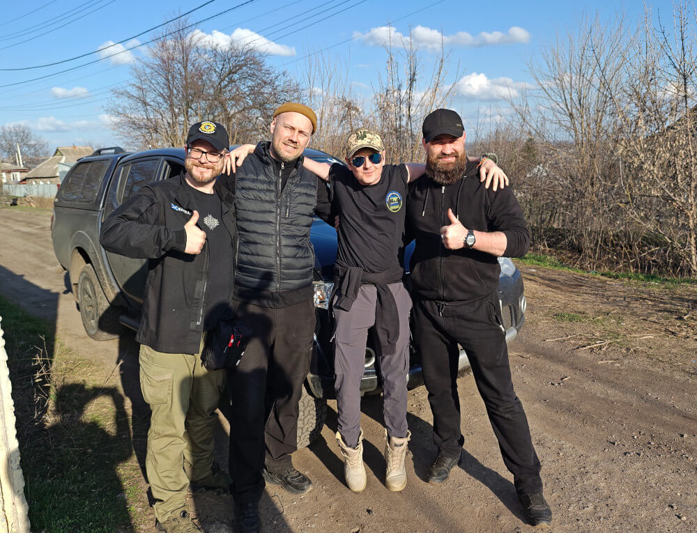 Sunflower Scotland donates Mitsubishi L200 pickup to 36th Marines in Kramatorsk