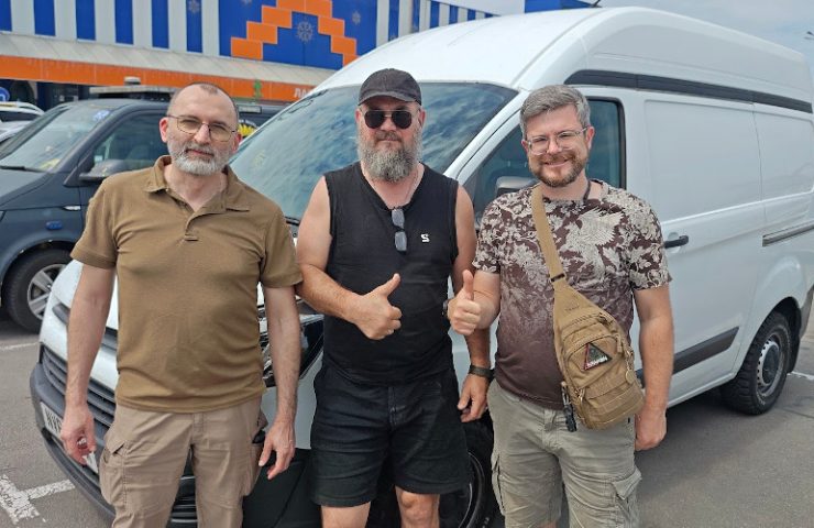 Medics of Arei 253 Assault Regiment receiving Ford Transit van from Sunflower Scotland in Zaporizhzhia